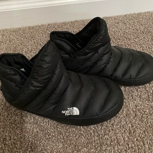 North face puffy shoes